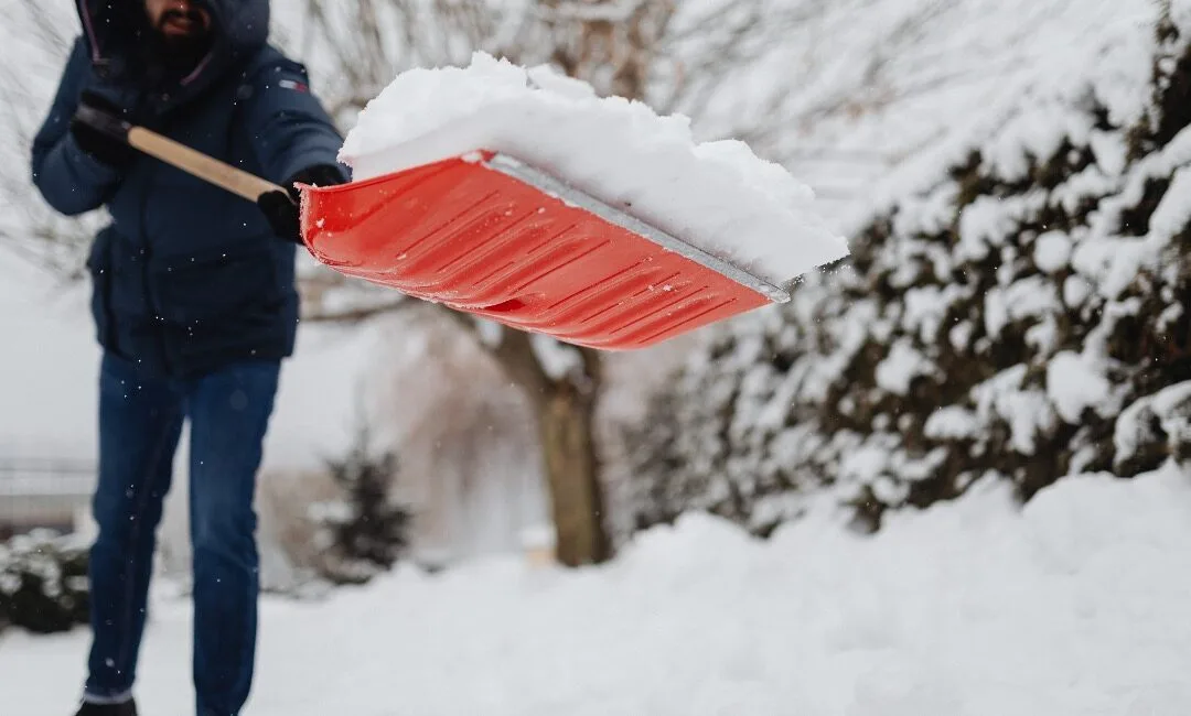 A Snowy Morning Led to Sharp Back Pain. Shoveling Was the Trigger. 
