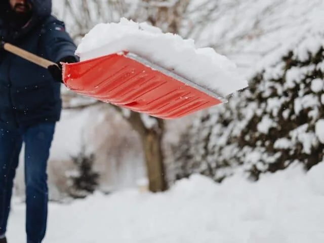 A Snowy Morning Led to Sharp Back Pain. Shoveling Was the Trigger. 